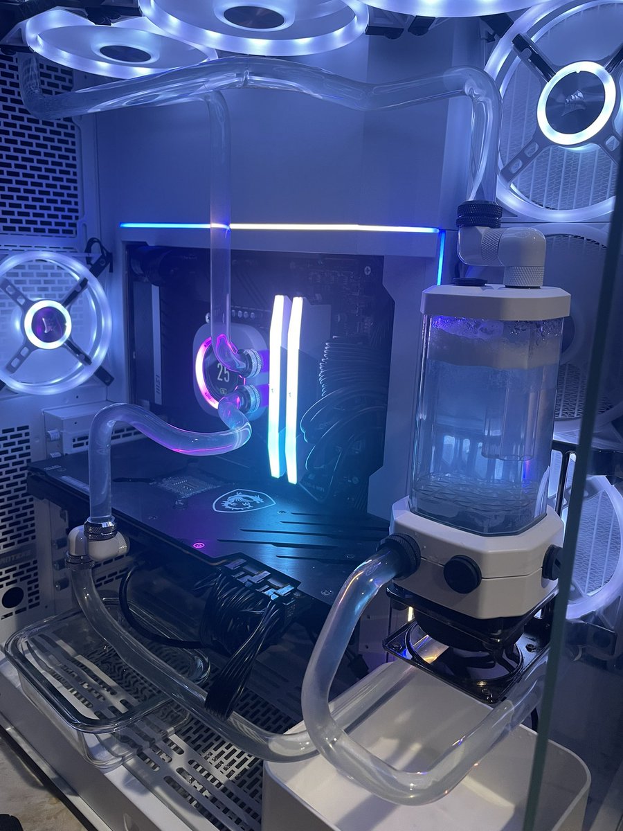 General_Gumdrop's tweet photo. New psu, rewiring/rerouting, reseating of gpu and Yeti is aliiiiive!!! https://t.co/A9FVafwnq3