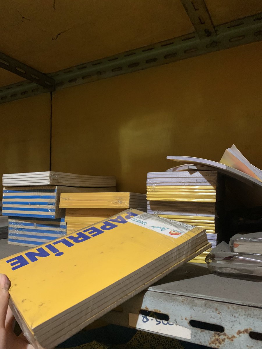 luhpermataa09's tweet photo. Hai guyss. Aku mau jualin alat” tulis punya mertua ku. Jd dulu mertua buka toko alat tulis &amp; fotokopi tp skrg sudah tdk beroperasi lagi. Ada bnyk alat tulis kantor &amp; masih bagus”. Btw mertuaku jg sudah tdk pnya penghasilan &amp; lumayan buat pegangan beliau.Lokasi jogja https://t.co/CWGY7bjjZw