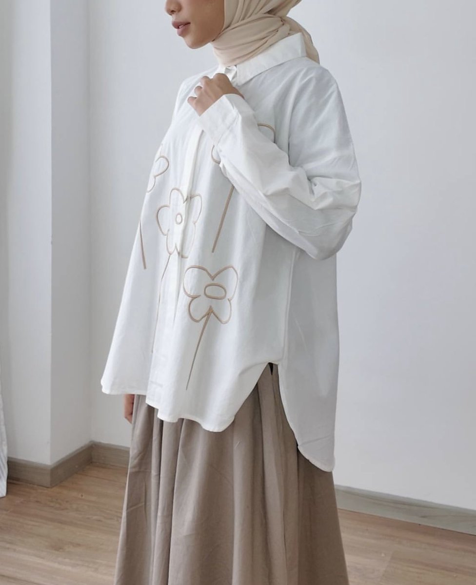 Azam tahun baru saya selain nak kuyus…

Nak cuba pakai baggy blouse and labuh tutup pinggul macam ni 🫶🏻