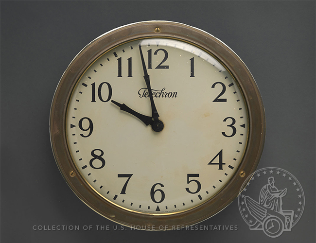 USHouseHistory's tweet photo. Countdown to the #NewYear with clocks from the #HouseCollection. #HistoryBlog https://t.co/XZn30po5vh https://t.co/Cklu2FUkly