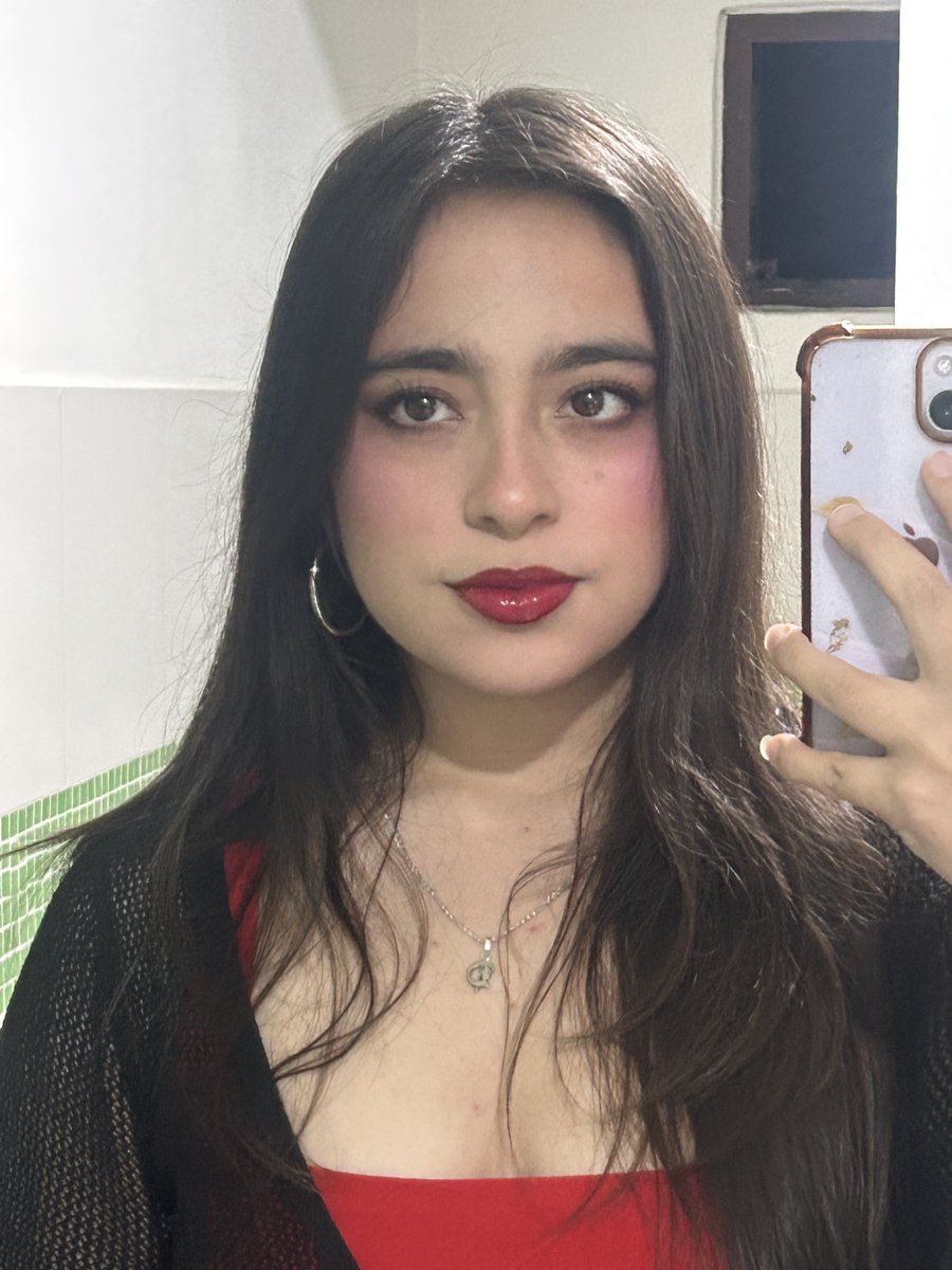 cami_avgo's tweet image. q guapa 🙏