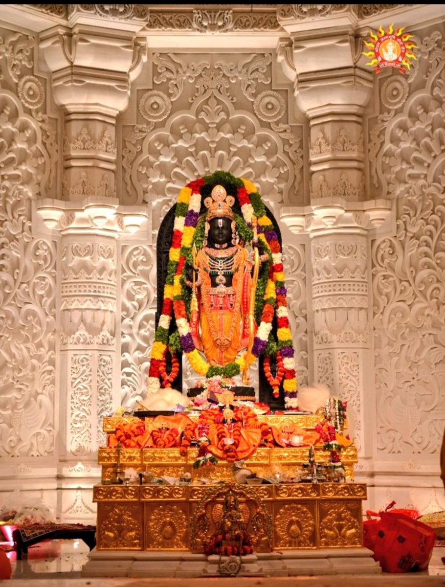 नूतन आंग्ल नववर्ष २०२५ की आप सभी स्वजनों को अशेष बधाई एवं मंगलकामनाएं। आपके एवं आपके परिवारजनों के जीवन में यह नववर्ष उमंग, उत्साह, उन्नति,उत्सव,उत्पादकता और उम्मीदों से भरपूर रहे।
प्रभु #श्रीराम आपका कल्याण करें मंगलकामनाएं!