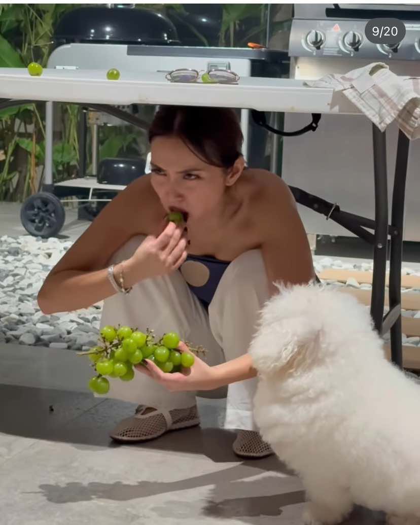 kowalerts's tweet photo. So cutie naman ni Queen Kathryn!! Talagang ginawa ang grapes challenge 😂😍😍 

More more achievements for you Queen 🤞🫶🫶 https://t.co/99yPAheCm6