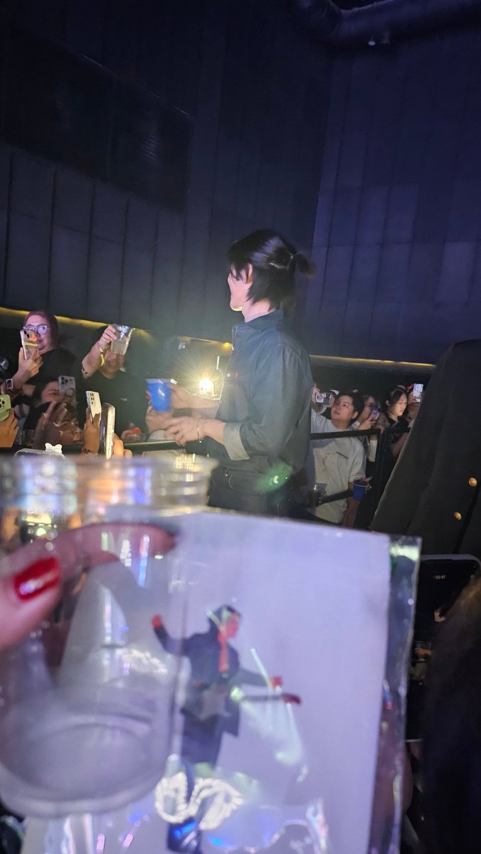 bowpuff_beaubo's tweet photo. เมื่อไวน์ VIP หมดแล้วไปขอจาก BA Penfolds แต่ของน้องก็หมดเลยได้สไปร์ท(?)มาแทน ขอจ่ายคืนด้วยถุงคนหล่อนะคับ มายน่ารักใจดีเสมอ ขอให้ปีนี้เป็นปีที่ใจดีมากๆกับมายนะ 💚 #BeOnCloudLOUDandROCK
#BeOnCloudHNY2025
#MilePhakphum 
@milephakphum https://t.co/3qymrhVuPa