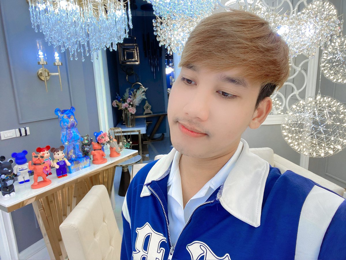 KhaethMa's tweet photo. Happy new year 2025 🩵🐬 #นนทบุรี #บางใหญ่ #พระราม5 #HappyNewYear #HappyNewYear2025 https://t.co/5xRhvDTBVf