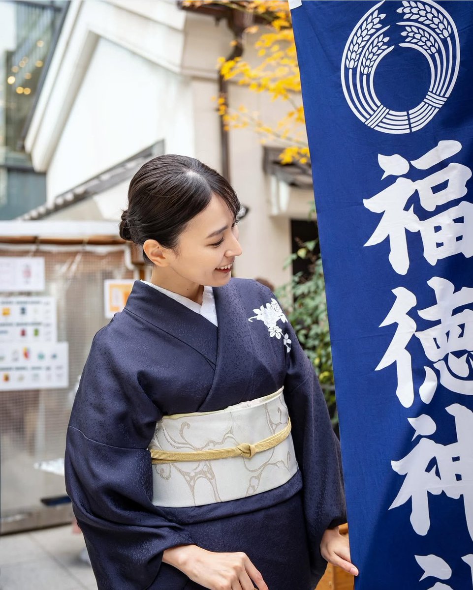 rika__ikeda's tweet photo. 新年、明けましておめでとうございます🎍
今年もどうぞ宜しくお願い致します。

日本橋の福徳神社に参拝しました⛩️

今年は今までよりさらに挑戦し、昨年までお世話になった方々に行動で感謝を伝える年にしたいと思います🙇‍♀️

どうか皆様にとって素敵な年でありますように🎍🧧

#初詣 #福徳神社 https://t.co/AWu2T1bskh