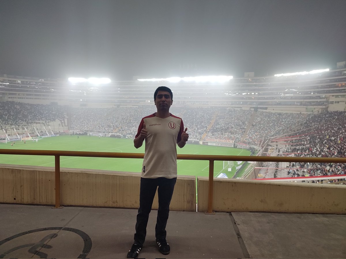 omar_Alcala1's tweet photo. Visitando el estadio Monumental U, en el 2024 Centenario 🏆 🏆(4/4)

#YdaleU https://t.co/33sHneLRWp
