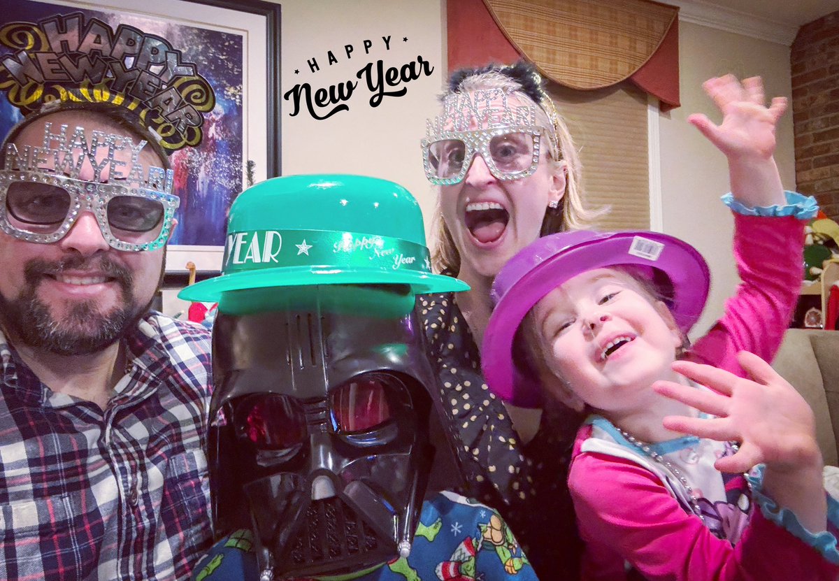 JoeySeich's tweet photo. I post once a year on X… #CNNNYE Happy New Years!! 🎉🥳🎉 https://t.co/VePU5LqXrY
