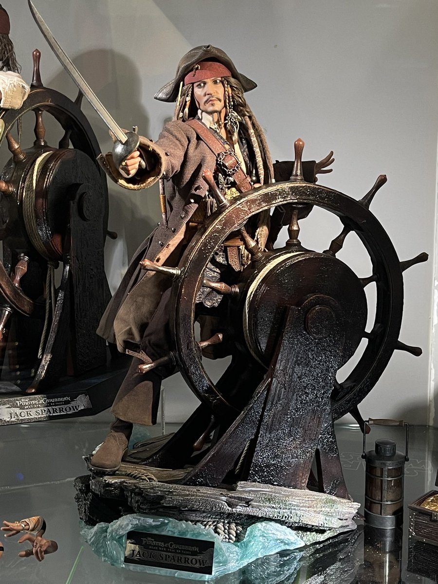 6thscale_KaWu's tweet image. Some pics of the final product of Hot Toys Pirates of the Caribbean: Dead Men Tell No Tales - Jack Sparrow (Artisan Edition Deluxe, Deluxe Version and Normal Version)

Part 1

#JackSparrow #POTC #piratesofthecaribbeanedit #HotToysCollectible #SixthScale