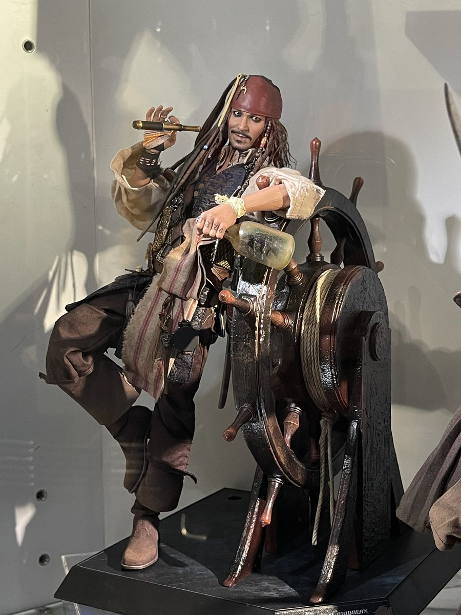 6thscale_KaWu's tweet image. Some pics of the final product of Hot Toys Pirates of the Caribbean: Dead Men Tell No Tales - Jack Sparrow (Artisan Edition Deluxe, Deluxe Version and Normal Version)

Part 1

#JackSparrow #POTC #piratesofthecaribbeanedit #HotToysCollectible #SixthScale