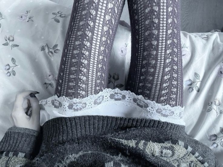 Longish thread on things I wish I knew at the START of my ED. (WL tips, disordered behavior, and long-term factors I only started considering recently + spo. 🧵 for ricecaketwt)