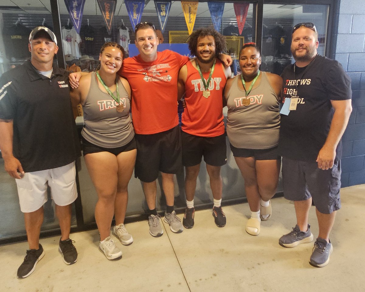 troytrack's tweet photo. 1. Kiyah Baker &amp; Tatyana Green All-Ohio in Shot Put.
Kiyah finished 4th &amp; Tatyana 7th at the D1 OHSAA State Championships in the shot put! The girls came through in the clutch at State to earn All-Ohio honors! Good luck to Kiyah at @OhioXCTF 
Glad to have Tatyana back this year! https://t.co/pyKrqaJtdy