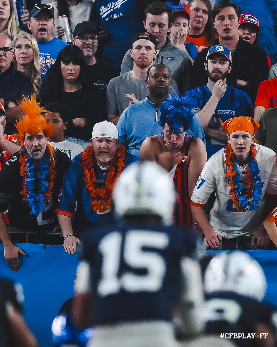 CFBPlayoff's tweet photo. Lions brought the heat to AZ 🦁🔥
#CBPlayoff • #WeAre https://t.co/a5OU3UuipN