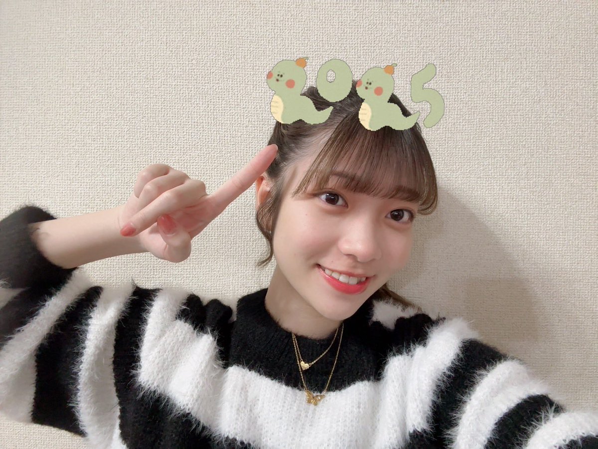 新年明けましておめでとうございます🎍
早起きして初日の出を見に行きました🌅
キラキラ眩しいキレイな初日の出でした✨⭐️🌟
わたしもキラキラした毎日を過ごしたいと思いますっ🤗
今年もよろしくお願いいたします♡