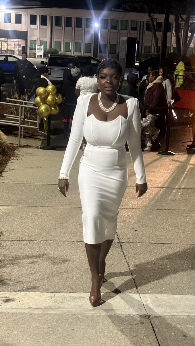 K_R2010's tweet image. Happy New Year to you all 🎆🎊🎉🥳🎈
Wish you all the very best and may this year bring you many more blessings and happinesses especially in your life. 

Choosing God is choosing peace. 
#Newhaircut
#pixiecut
#changeiscoming2025