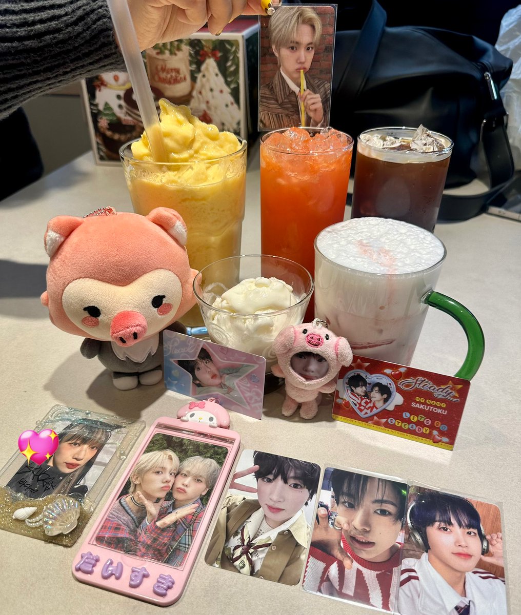 soso_ahn's tweet photo. 새해 복 마니 받으시옹~~🍀 https://t.co/5jRCpN2wUG