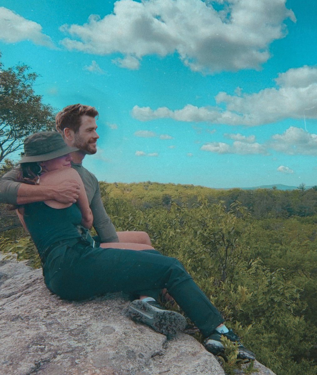 fataIvixen's tweet image. Supongo que… feliz año nuevo. 🙄