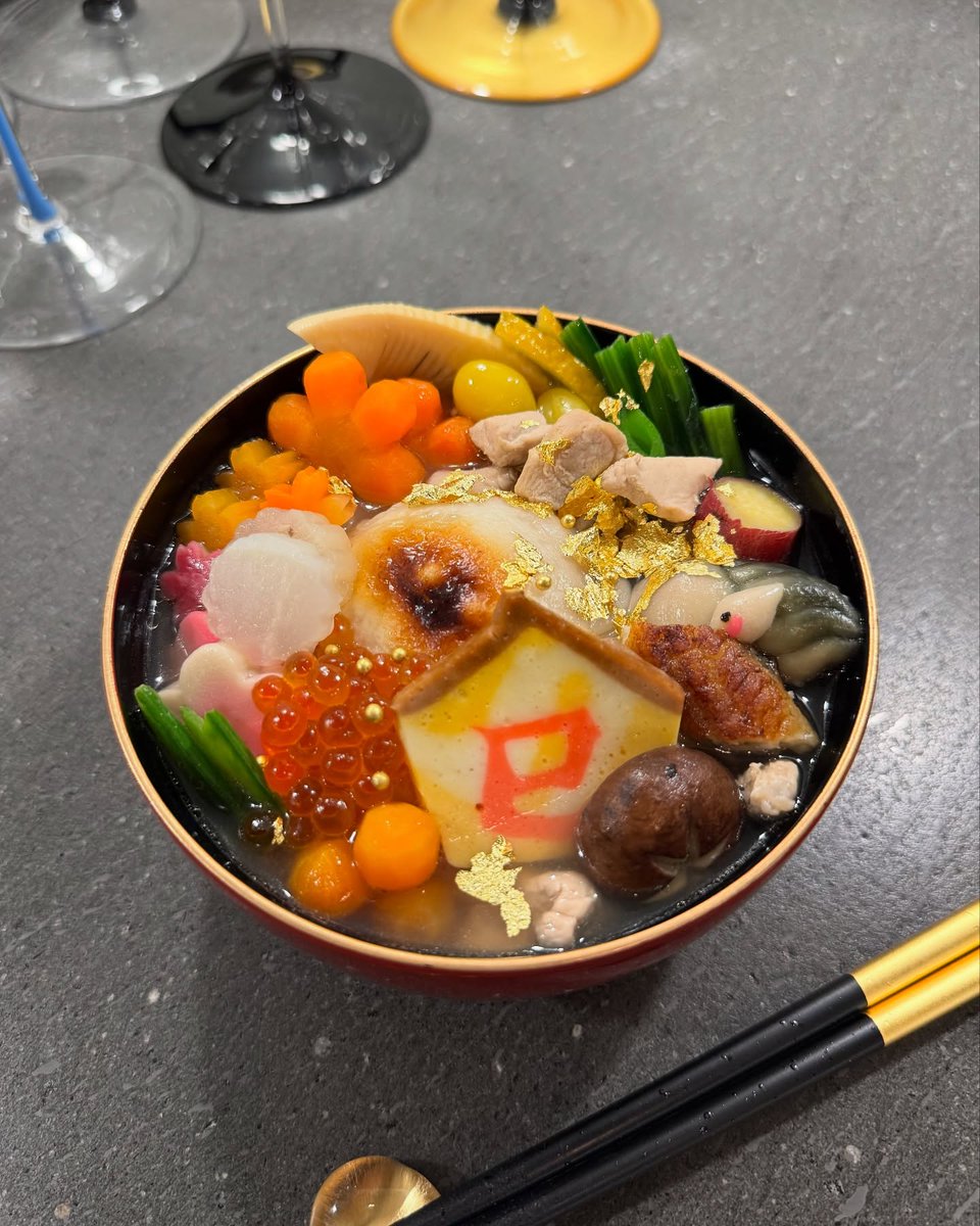 明けましておめでとう御座います

新しい年が
喜びに満ちた日々となりますよう
お祈り申し上げます🪭🎍🎎🎍🧧🎋