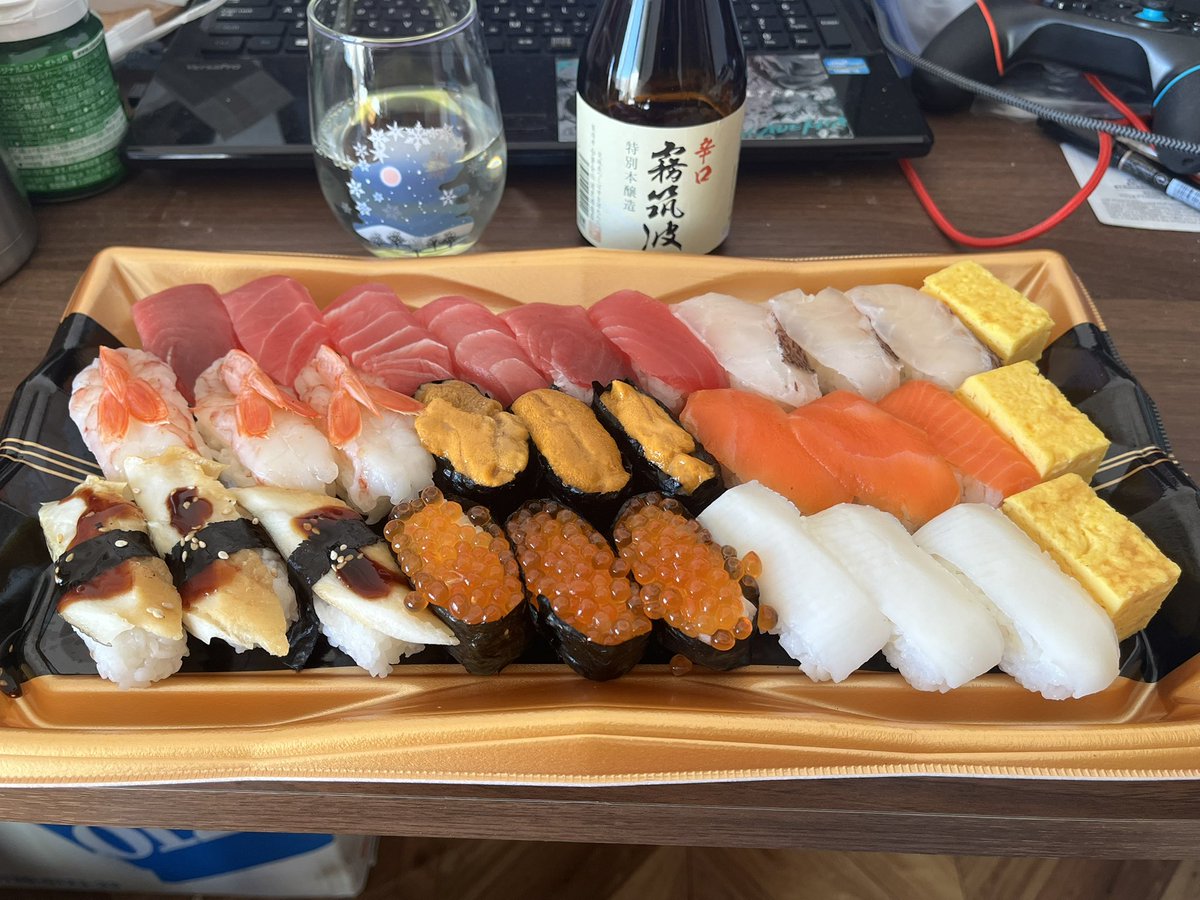 akkun_rep's tweet photo. 新年なのでね
昼間っから贅沢贅沢٩( 'ω' )و https://t.co/JGLUQsi9JU