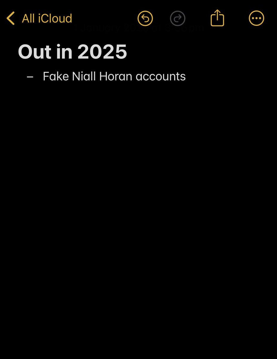 The only person I will let scam me is the real Niall Horan 🙏