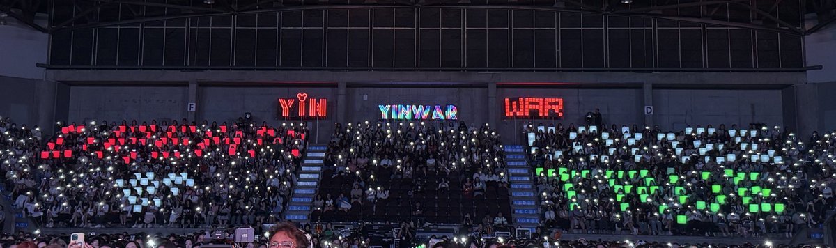 AMLightBox's tweet image. ขอบคุณแฟนคลับ หยิ่น อานันท์-วอร์ วนรัตน์ ที่ไว้ใจเลือกใช้กล่องไฟของทางร้านนะคะ ขอบคุณเจ้าของภาพด้วยค่ะ 😊🙏🏻 | 07.12.2024 #YINWAR1STFANMEETING #ReviewAMLightBox