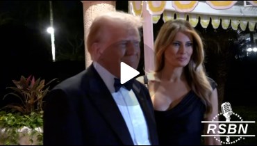 Richard74702651's tweet photo. Right Side Broadcasting Network: WATCH: President Trump Takes Questions at New Yearโs Eve Party at Mar-a-Lago 12-31-2024 #RightSideBroadcastingNetwork #Watch #PresidentTrump #TakesQuestions #NewYearsEvePartyAt #Mar_a_Lago
Click on link...
https://t.co/jC4322Qo1Q https://t.co/zgxPDR8jH9