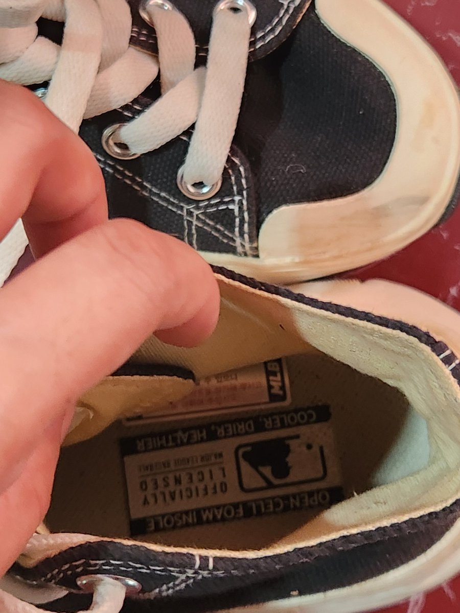 chabpimai98's tweet photo. MLB Chunky New Yankess

230 mm / eu 36.5 / uk 3

เป็นมือสองของแท้นะคะ 
500 บาท รวมส่ง

#รองเท้ามือสองของแท้ #MLB https://t.co/vMKZhmnlNQ