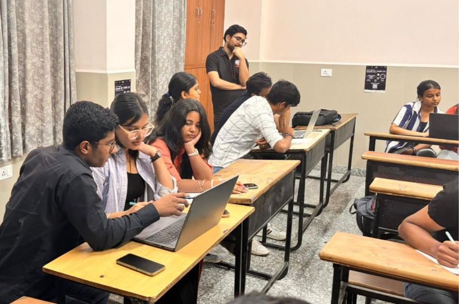 dsc_bvp's tweet image. 🌟 Game of Code 2.0 🌟
On Oct 19, GDSC x TechShuttle hosted an epic 2-stage coding challenge! 💻🚀
Passionate coders👩💻Innovation🚀Collaboration🙌🏻
🎉 Cheers to the winners & thanks to @TechshuttleB Society for their support. Stay tuned for more!
#GameOfCode #CodingChallenge