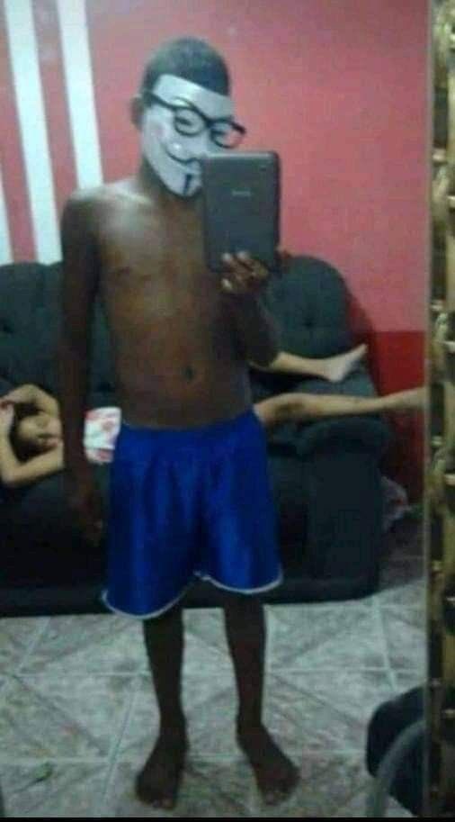 Si no me follo al 2025 me corto los dos huevos