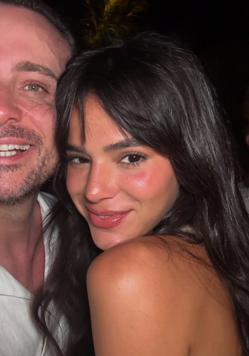 BrunaAccess's tweet photo. Bruna Marquezine, 2025. ✨ https://t.co/6cnMZkKtBY
