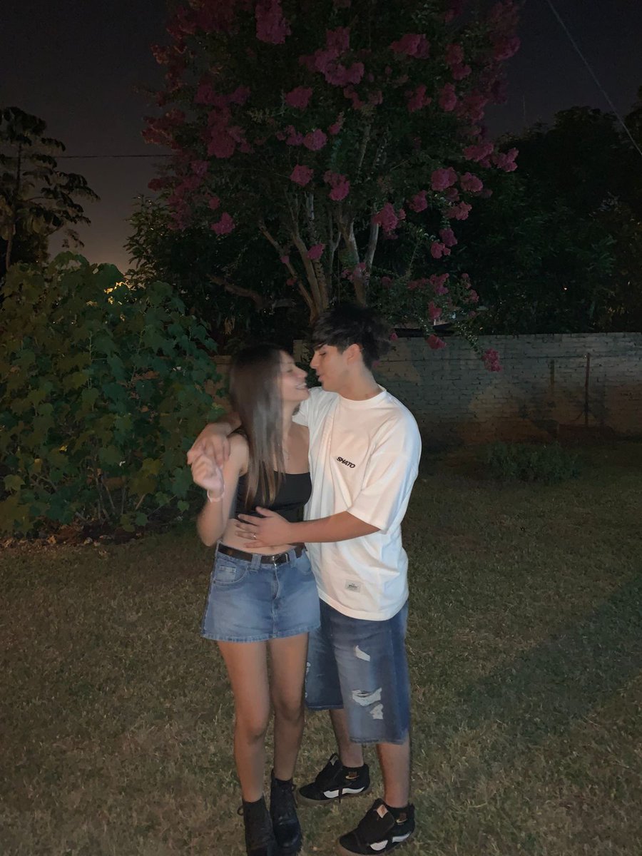 samii_peraltaa's tweet photo. feliz de empezar un año mas a tu lado, te amo🤍🥂 https://t.co/AuQhKaXyH7