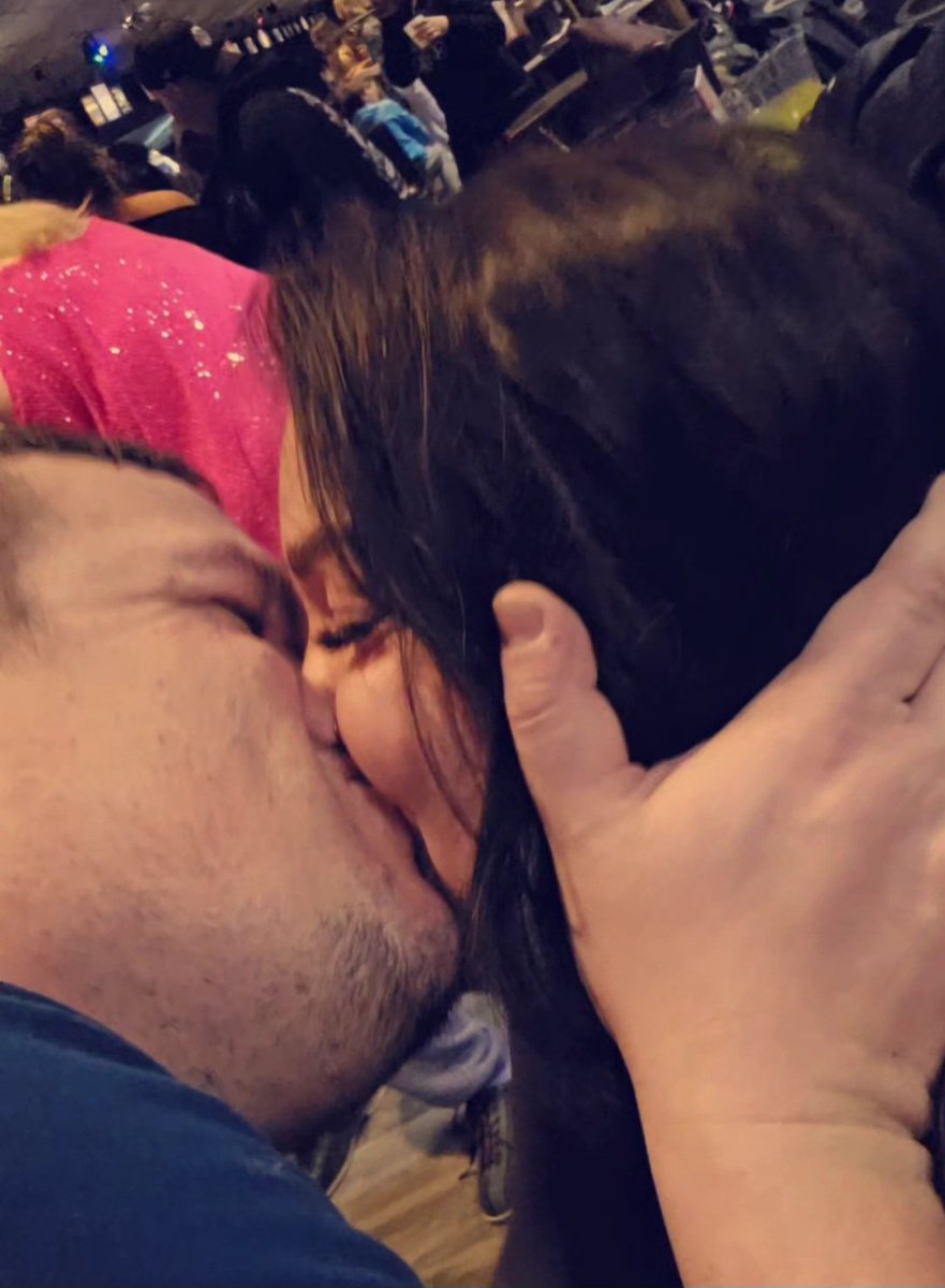 Glitter_Bug tweet media