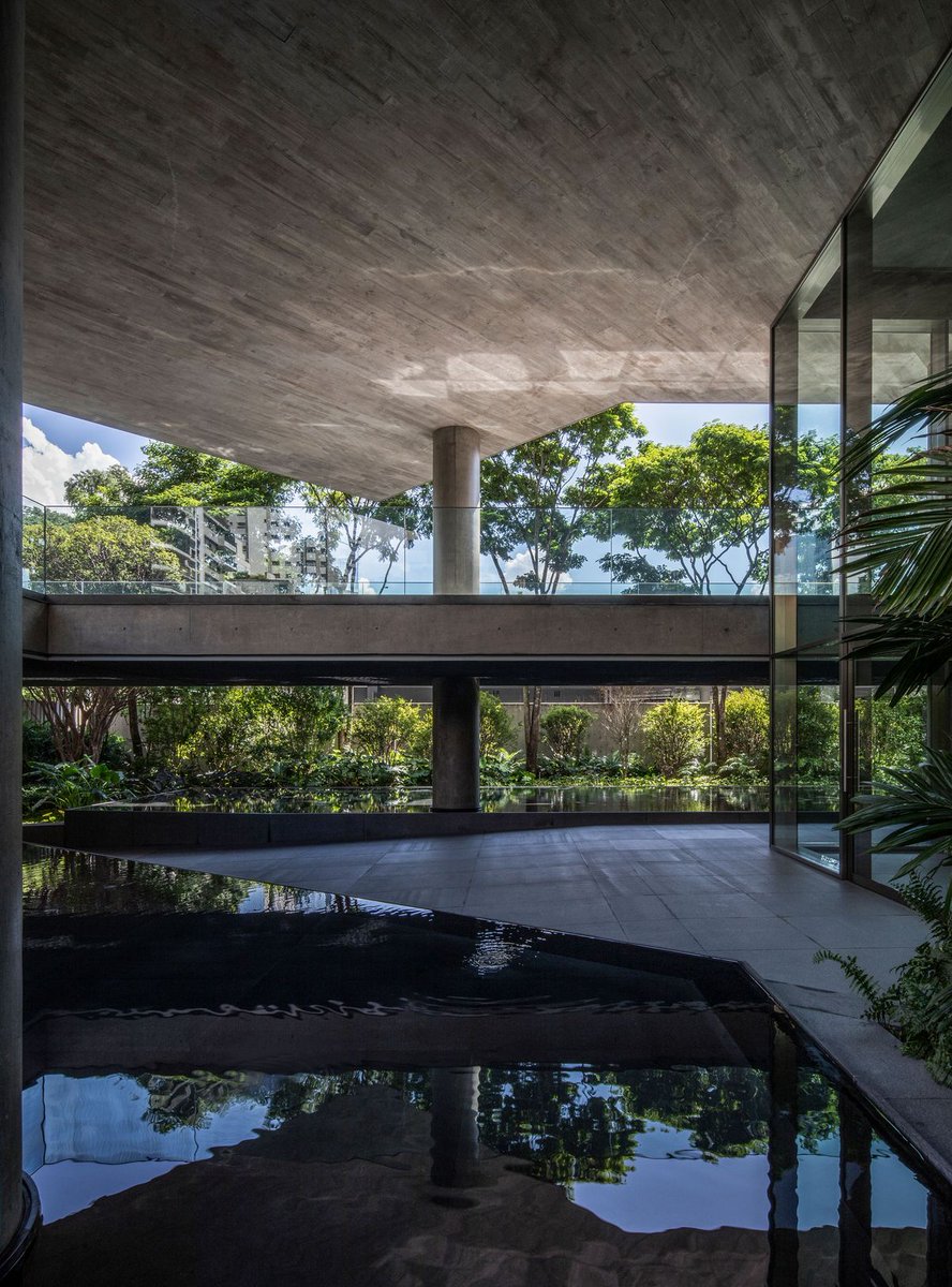 Architizer's tweet image. This building explores the concept of condensation versus evaporation through its facade design. 

Details: arc.ht/41XuMQG |📍São Paulo, Brazil #ArchitizerAwards