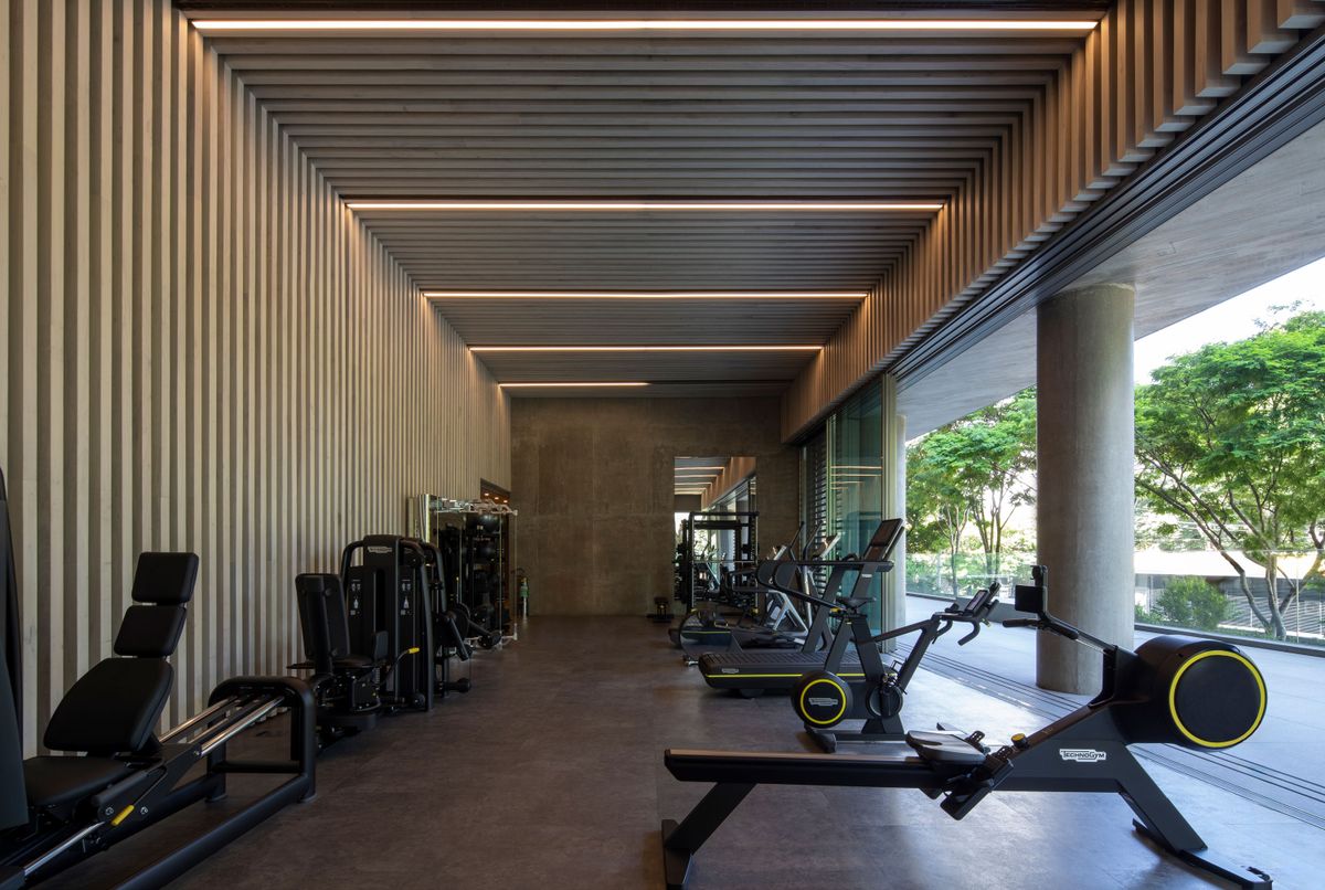 Architizer's tweet image. This building explores the concept of condensation versus evaporation through its facade design. 

Details: arc.ht/41XuMQG |📍São Paulo, Brazil #ArchitizerAwards