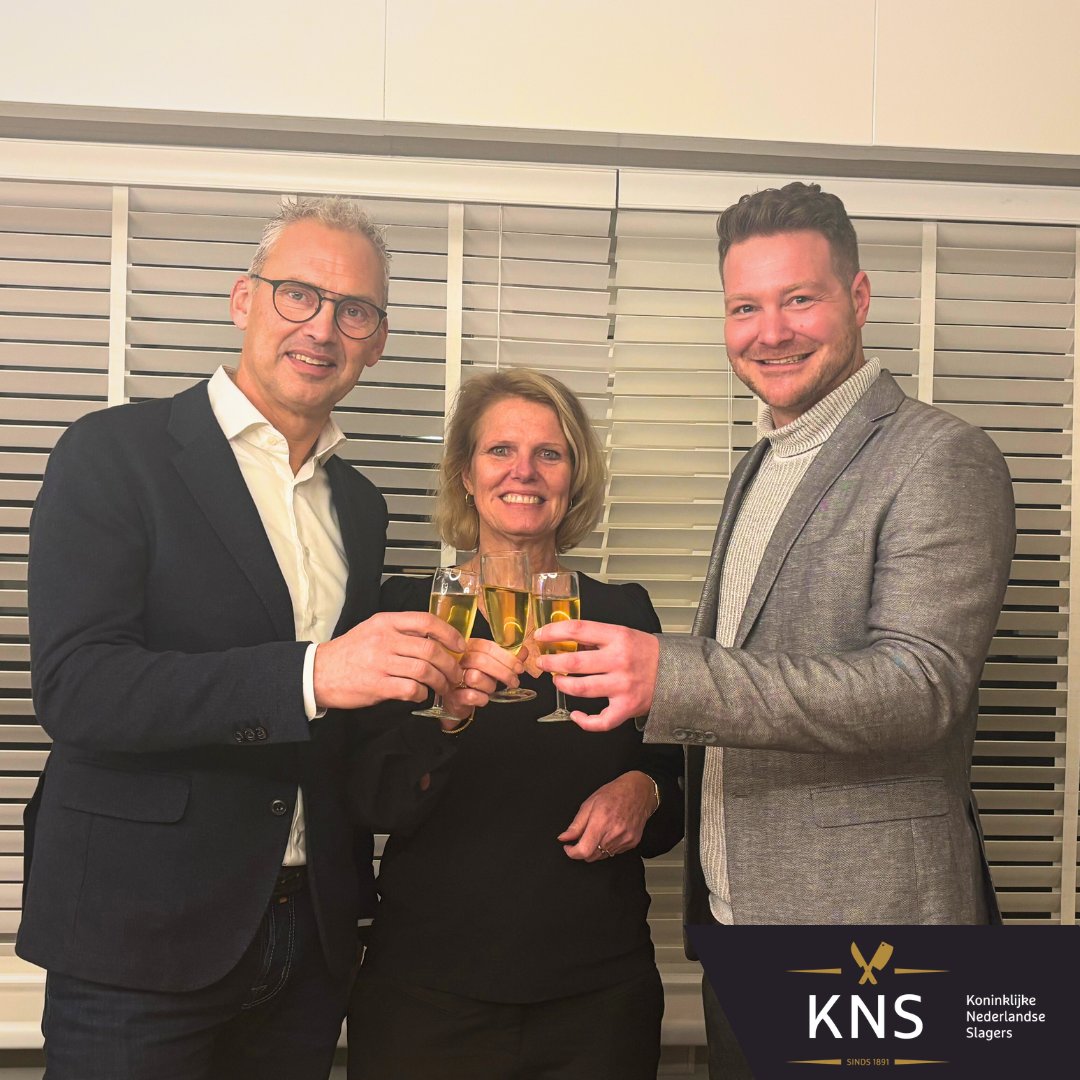 Per 1 januari 2025 gaan de Poeliersbond en Koninklijke Nederlandse Slagers (KNS) samen verder als één sterke vereniging. Samen bundelen we onze krachten om de belangen van slagers en poeliers nog beter te behartigen.
Lees meer over de fusie:bit.ly/40h2uPK #hartvoorslager