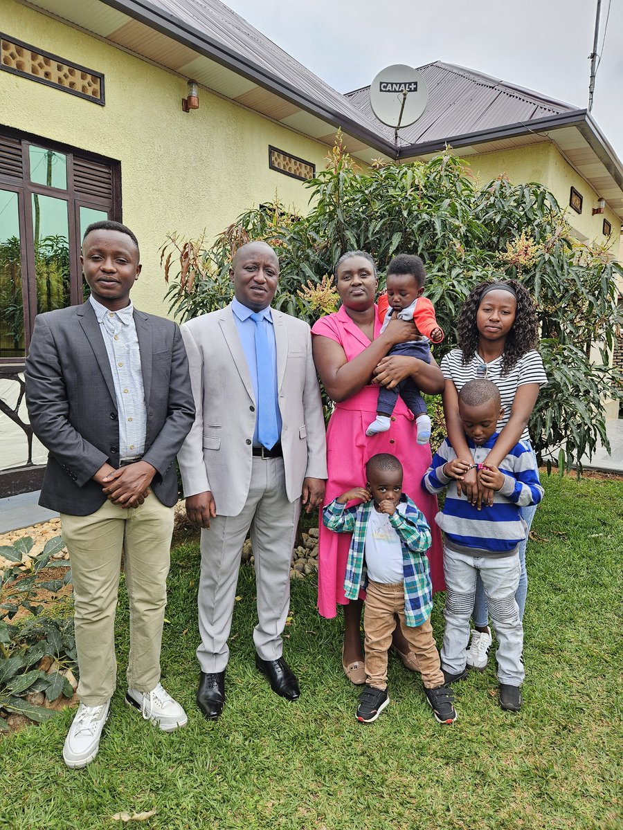 The family of ABIMANA Fidele and UWINEZA Alice and their children ABIMANA Fidèle Gaspard, Mulindwa Pascaline, IMENA Landry, Imfura Loic and Inshuti Lyan wishes you a happy new year of 2025, muzahorane Imana, Abana, Amata n'Amafaranga!