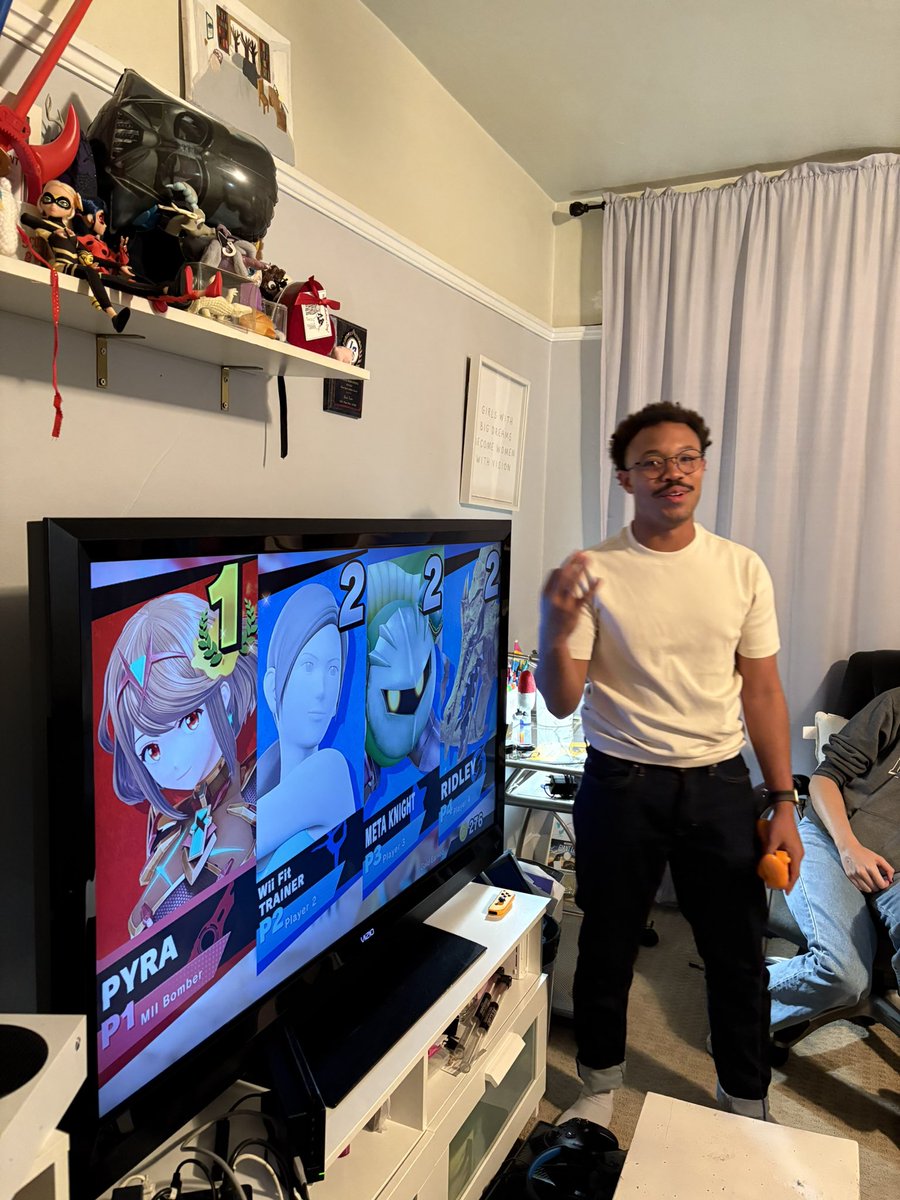 jdigginit's tweet image. 3 v 1 

No team attack

Dominated my gfs family in smash bros

I’m just that type of dude 😤