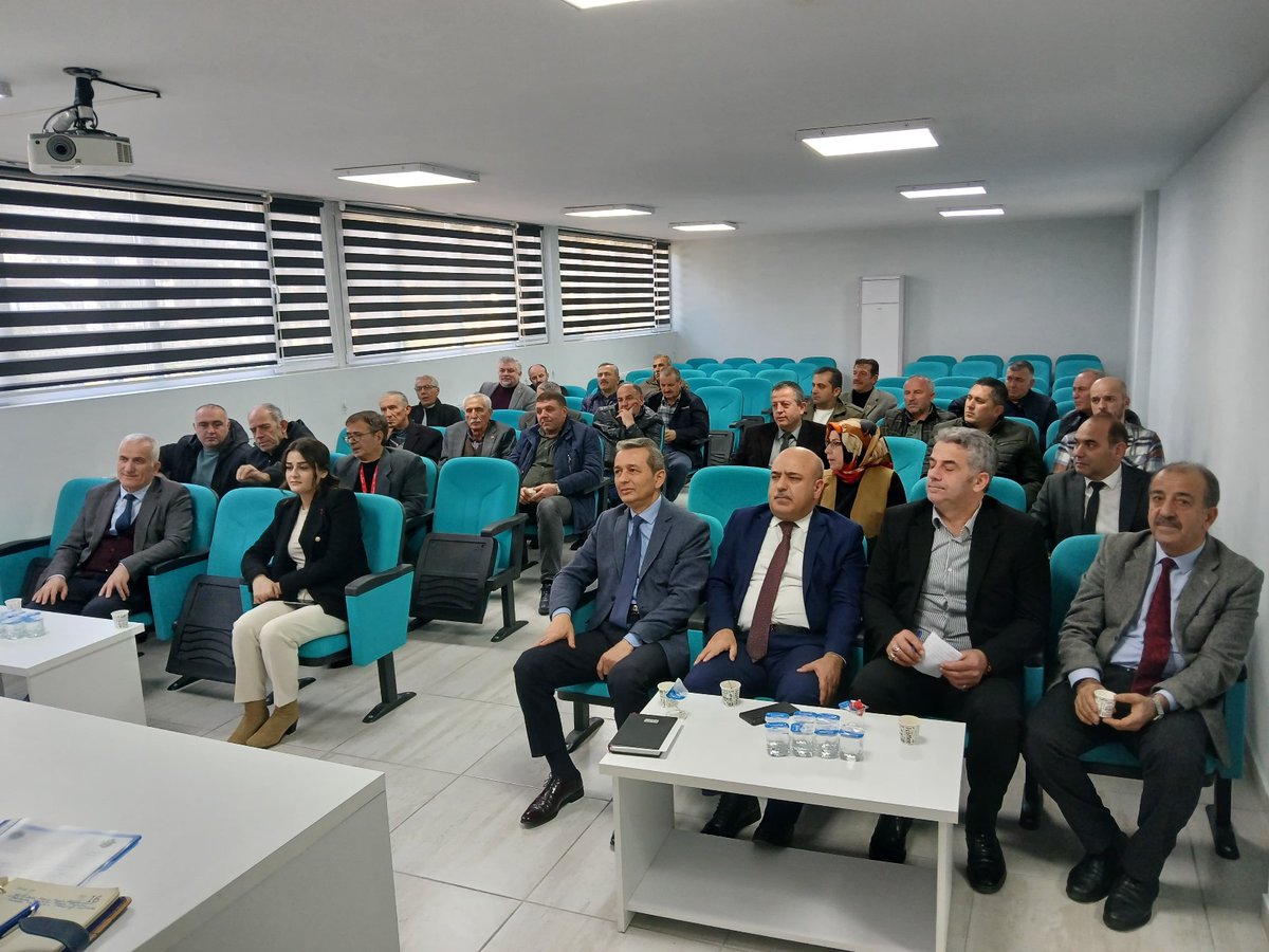 Kaymakamımız Sayın Ali Candan başkalığında, ilçemizdeki daire amirleri ve muhtarların katılımıyla 2024-Aralık ayı Muhtarlar ve Güvenlik Toplantısı 31 Aralık 2024 Salı günü yapıldı.

<a href="/tcmeb/">Millî Eğitim Bakanlığı</a>
<a href="/Yusuf__Tekin/">Yusuf Tekin</a> 
<a href="/dogan_rahmi/">Rahmi Doğan</a>
@alicandankym 
<a href="/coskunbakirtas/">Coşkun BAKIRTAŞ</a>
<a href="/AliDere61/">Ali DERE</a>