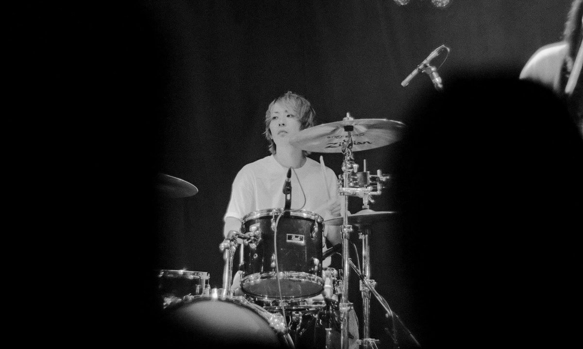 あけましておめでとうございます。
昨年は自分の中で大きな決断をした年でした。
まだ自分は音楽、バンドしかやりたくないし、永久に青春をしていたいですね。
自分なりに考えて、行動していきたいと思います。
ドラムのご依頼等は連絡ください！
2025年もよろしくお願いいたします🙏