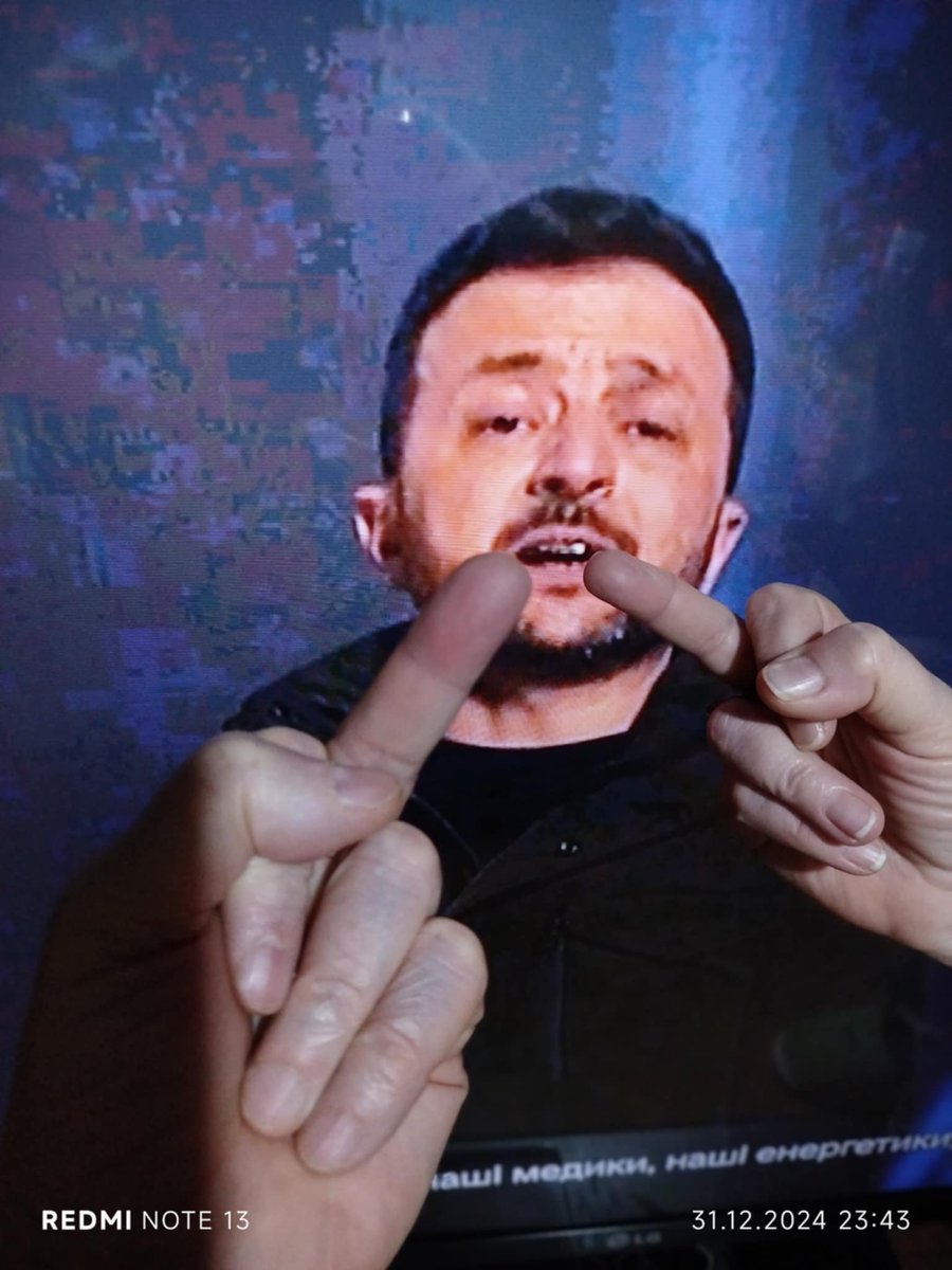 oleshkomyroslav's tweet image. Українці провели флеш-моб в новорічну ніч.