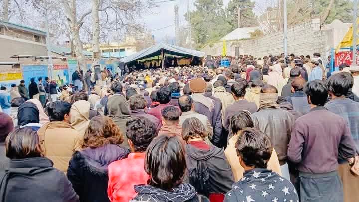 نئے سال کا پہلا دن 💔
پاراچنار دھرنے کا بارھواں دن 
پاراچنار محاصرہ کا 86 واں دن
#پاراچناردھرنا 
#SaveParachinar