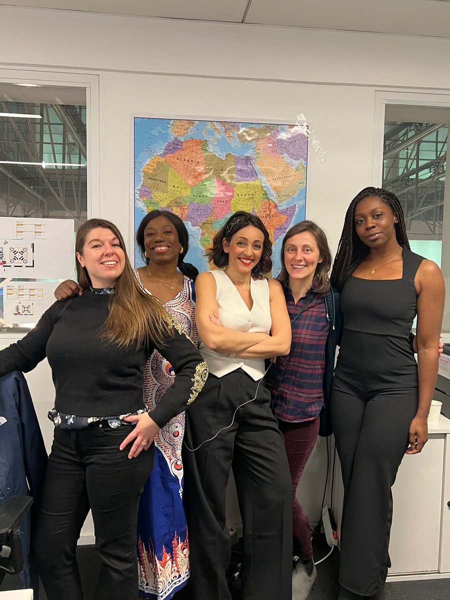 Bonne année 2025 de la part de l’équipe du JT Afrique de France 24 ⁦<a href="/JTAfrique/">Le Journal de l'Afrique – France 24</a>⁩
⁦<a href="/FRANCE24/">FRANCE 24</a>⁩ ⁦<a href="/CeliaCaracena/">Célia Caracena</a>⁩ ⁦<a href="/GCSF24/">Georja Calvin-Smith</a>⁩  ⁦<a href="/AurelieKouman/">sophea</a>⁩