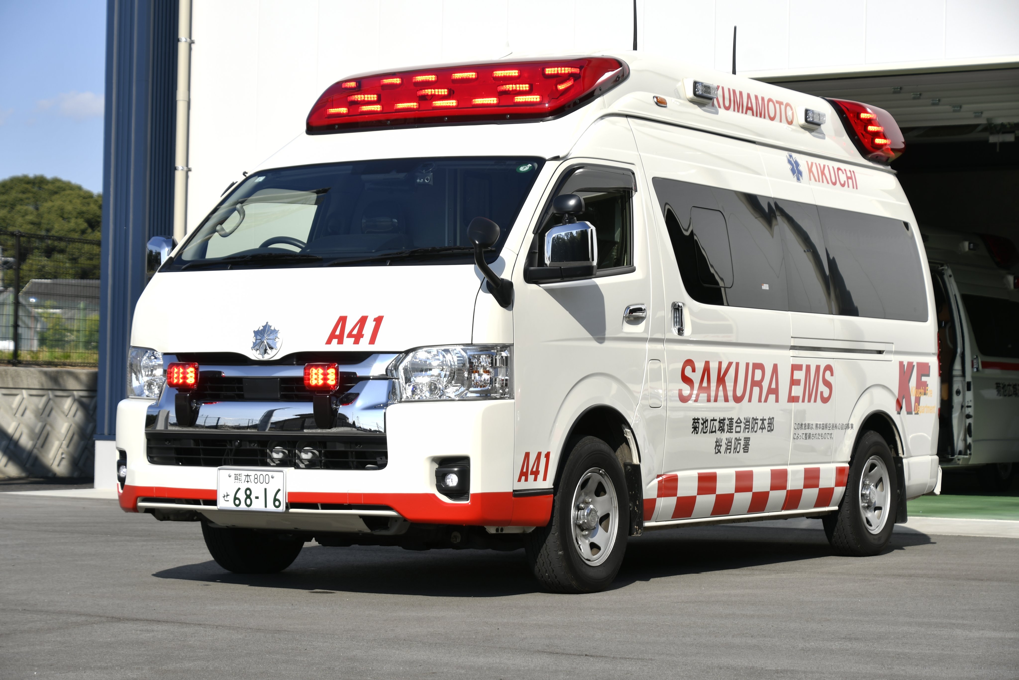 マシンX　大阪府高槻市消防本部ハイメディック救急車 マシンX 大阪府高槻市消防本部ハイメディック救急車 マシンX 大阪府