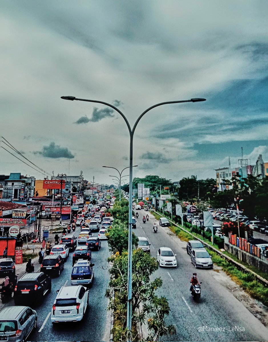 Terima kasih 2024
dengan segala keluh kesah dan umpatan  tidak banyak yang bisa di ceritakan
tidak juga mudah tapi
Alhamdulillah... 

Babak baru 2025 
Siap menjalani dengan tenang,senang

Terima kasih sekali lagi

~ ManieeZ ~Leπsa
📷✍️

Love u 💙😊