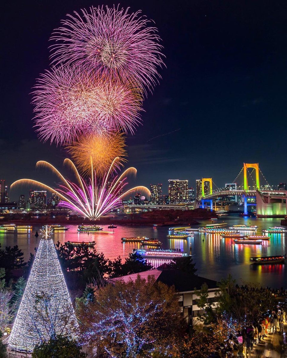 Naturalv234's tweet photo. Happy New Year, Tokyo 🇯🇵 🎊 https://t.co/8k1obZkzuY