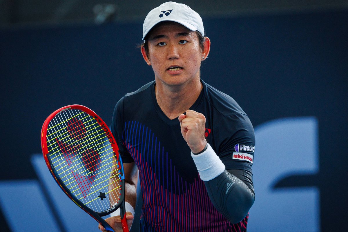 あけましておめでとうございます⛩元旦は激闘の末敗れましたが、良い試合でした。
彼に勝つチャンスはほぼ皆無でしたが、良くここまで競れたと思います。やはりしっかりとこのレベルでも戦えると思うので、全豪に向けて良いテニスになりました。今年も宜しくお願い致します！