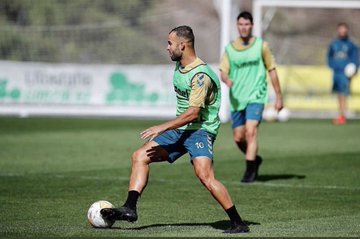 FSamba8's tweet photo. @TiKronax Entrenamiento! ✅ https://t.co/L0wNjDHjhO