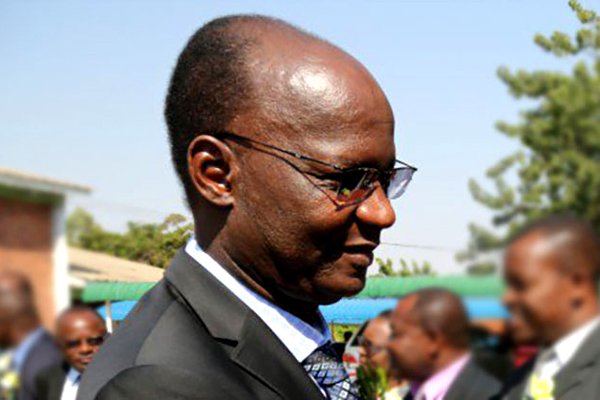 Even a grade 7 would understand being send into exile by a settler government of Smith but this PhD does not understand he is in Exile because of a black government... one that he equally served exercising the same excesses <a href="/mamakaCleo/">MaZwangendaba</a> @ChimhamhaZw <a href="/cozwva/">COZWVA</a> <a href="/citezw/">CITE</a> <a href="/drjaytee87/">skilled rebhara</a>