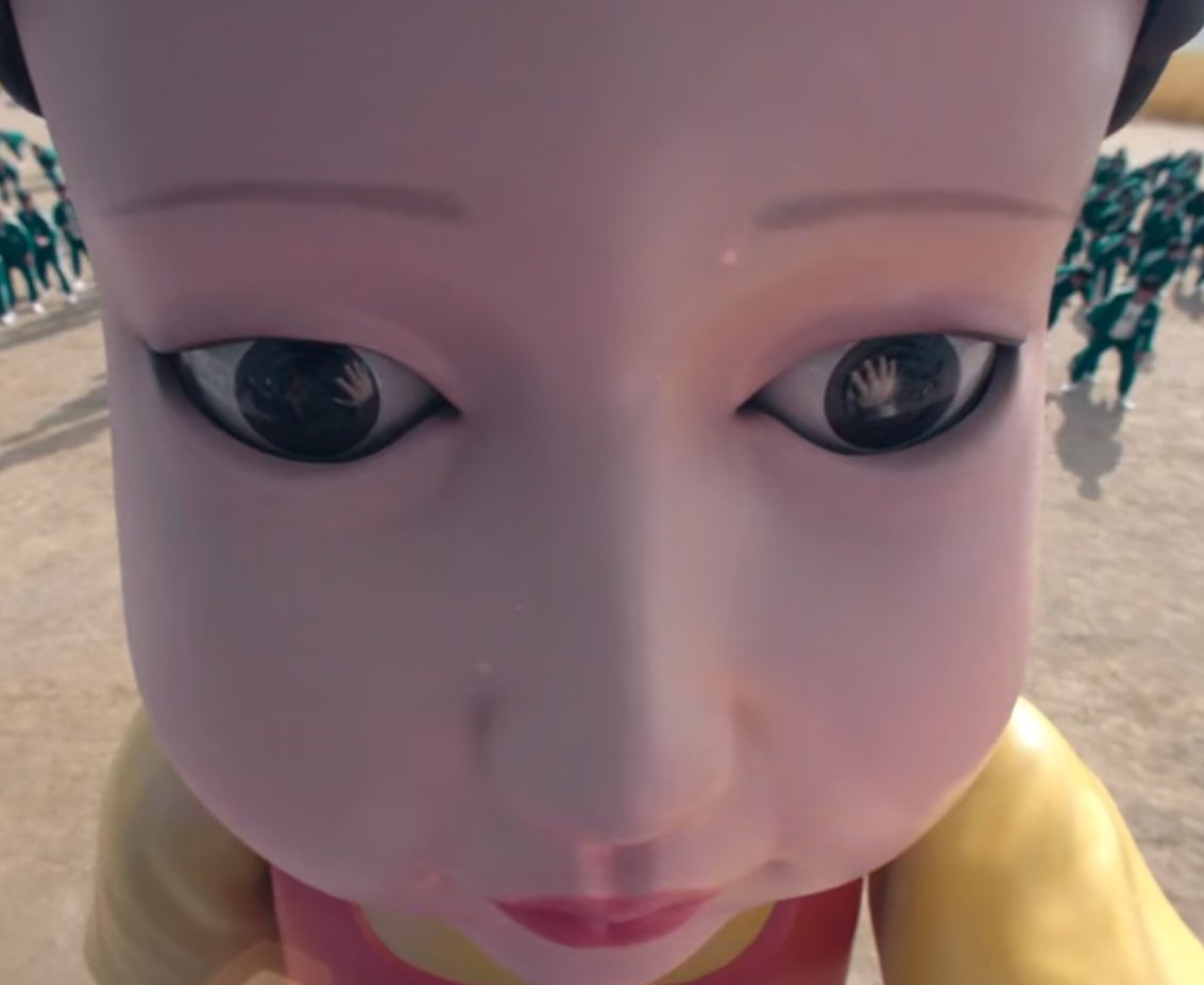 rjkumar_pm's tweet image. Bro..i can clearly see someone&apos;s hand in her eyes..🫠🫠
#SquidGame2 #SquidGameSeason2