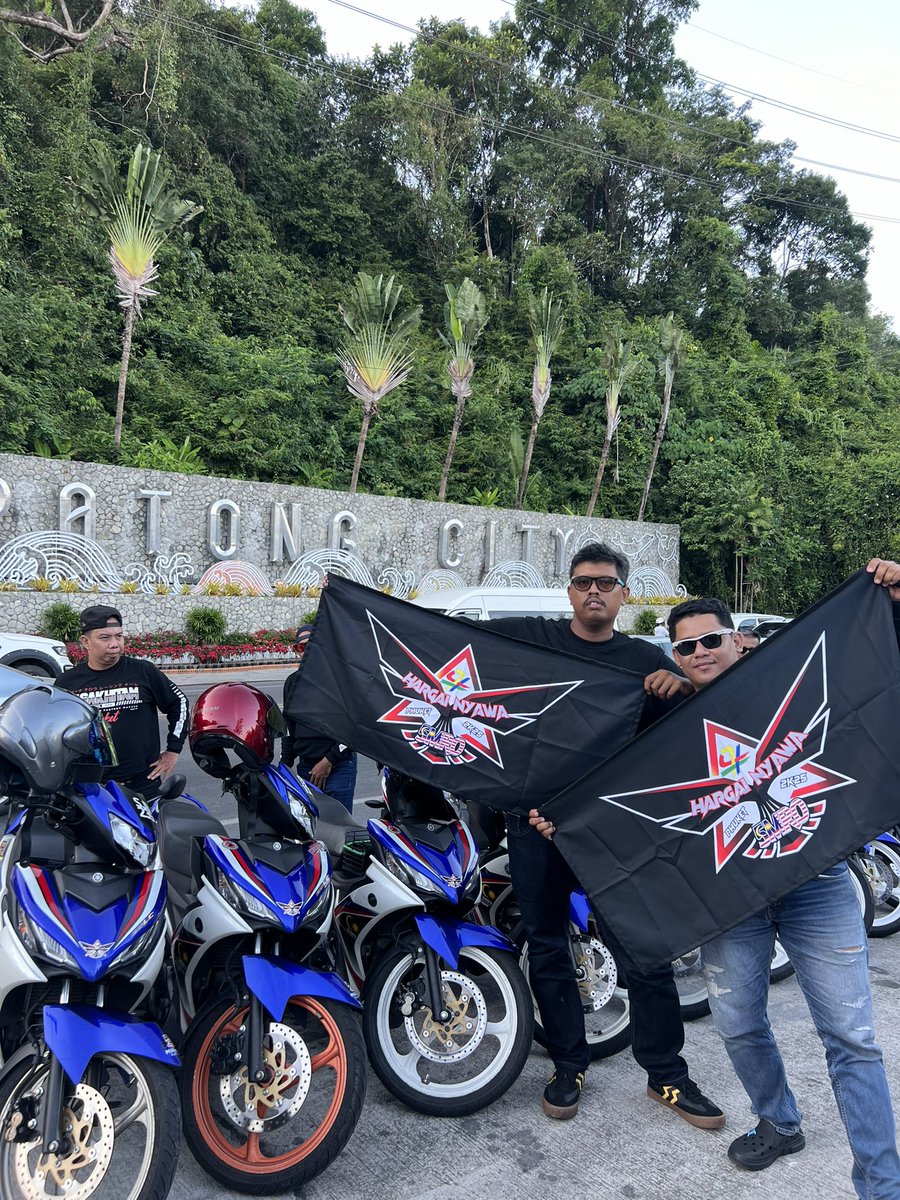 AKML10's tweet photo. new year jauh sikit tahun ni. #2k25 #Phuket #patongCity #MasihTakdeAyang https://t.co/zTMtYegiF0